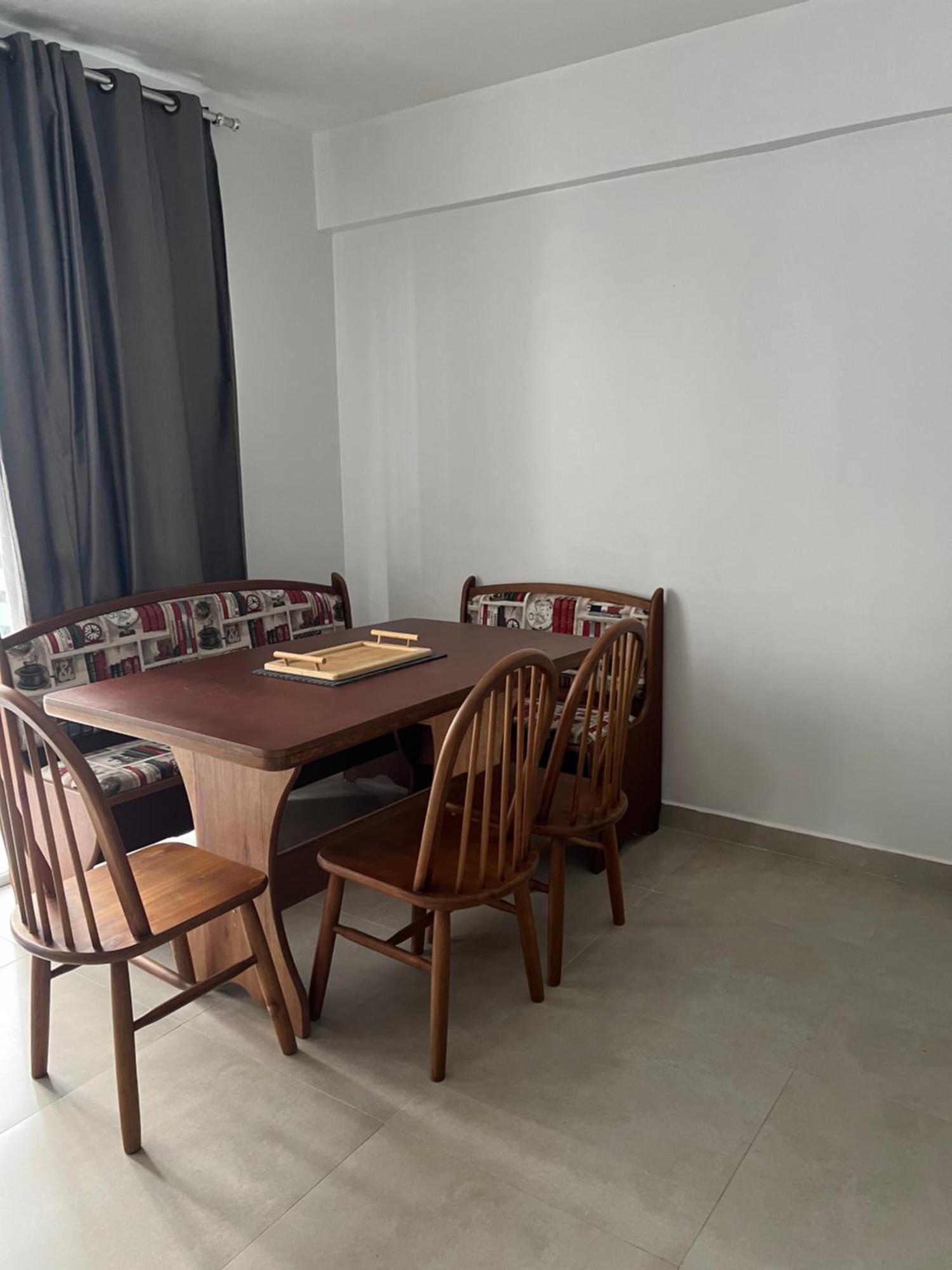 Apartamento Dois Quartos Seis Pessoas
